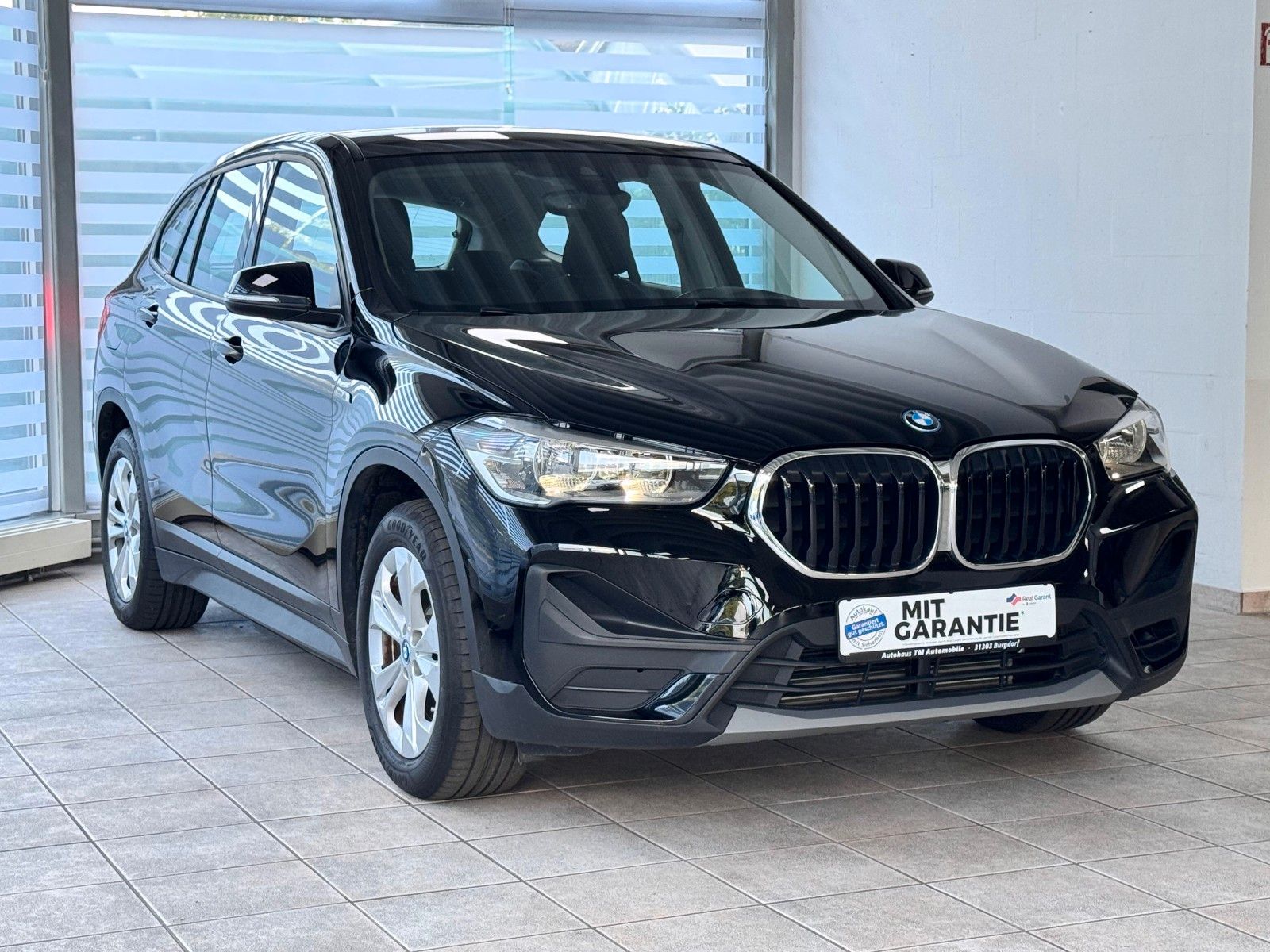 BMW X1 xD25e KAMERA AHK Shz Navi Unfallfrei foto 3