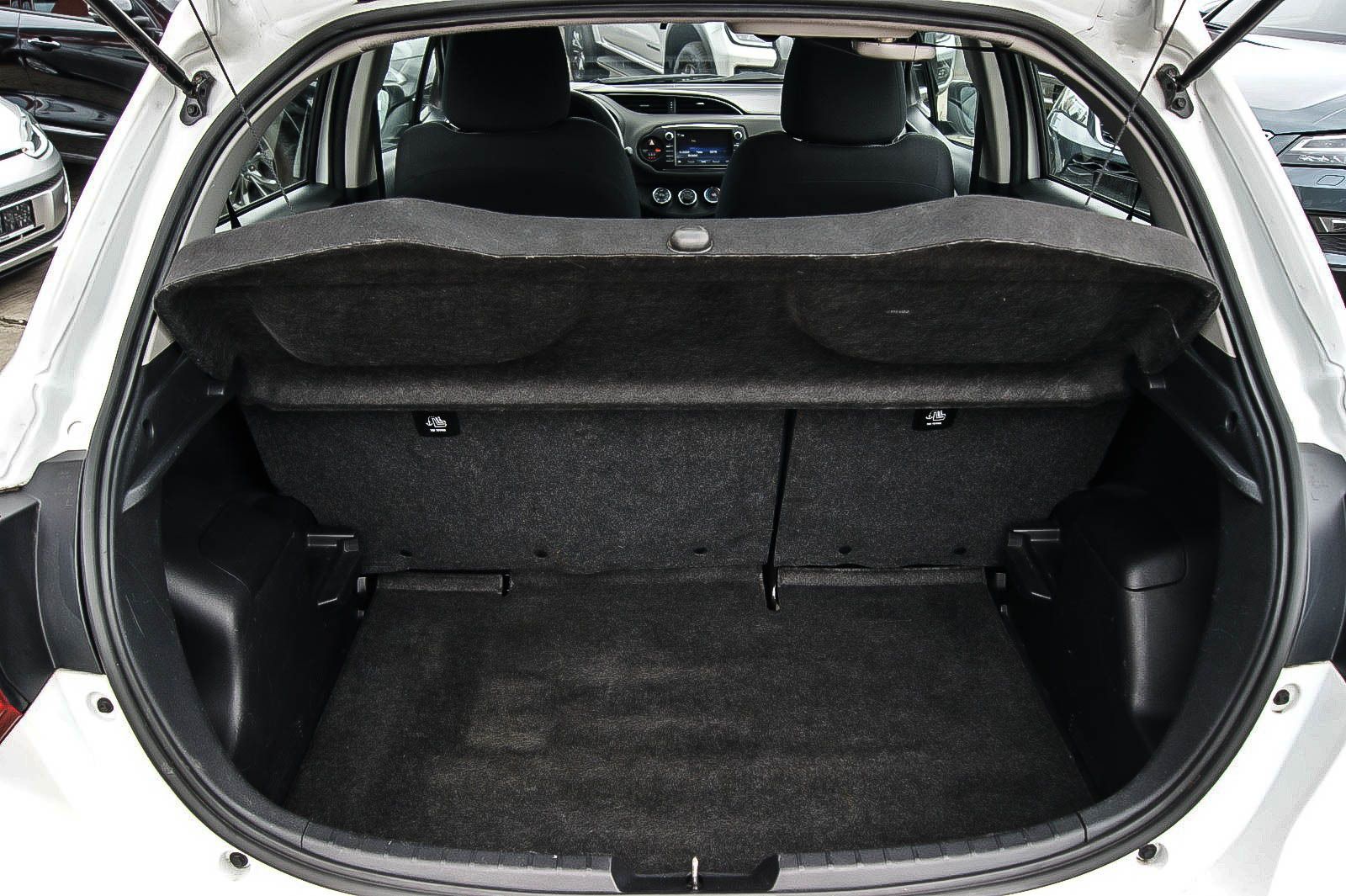 Fahrzeugabbildung Toyota Yaris 1.0 VVT-i Comfort KAMERA KLIMA SPURASSIST