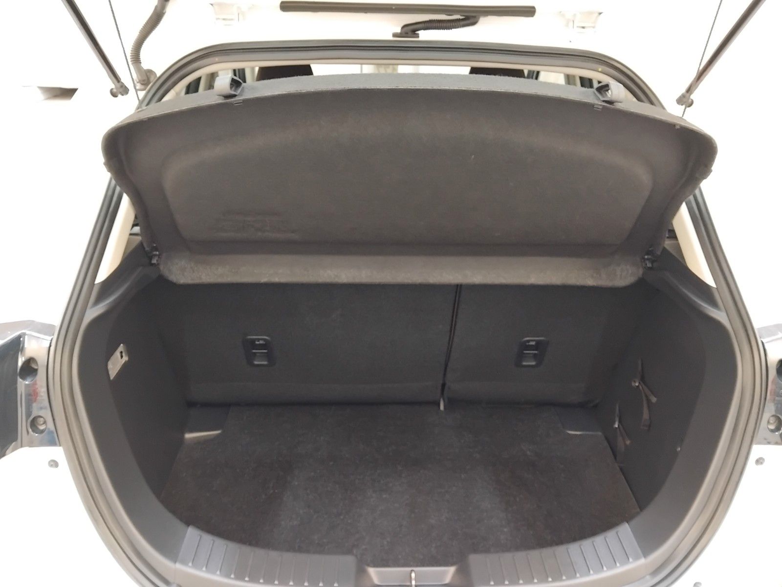 Mazda 2 (01/2022, Benzin)