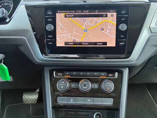 Fahrzeugabbildung Volkswagen Touran 2.0 TDI Comfortline>AUT/AHK/ACC/PDC/SHZ<