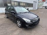 Hyundai i30 SW 1.6 Diesel Automatik Getriebe tüv 01.2027 - Hyundai i30 SW Gebrauchtwagen