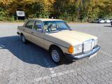 Mercedes-Benz W123 300 Turbodiesel 1982 - Mercedes-Benz 300 mit Diesel-Antrieb: Turbo