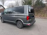 Volkswagen T6.1 Multivan Highline 2.0 TDI SCR BMT 4MOTION - gebrauchte VW T6 Multivan aus dem Jahr 2023