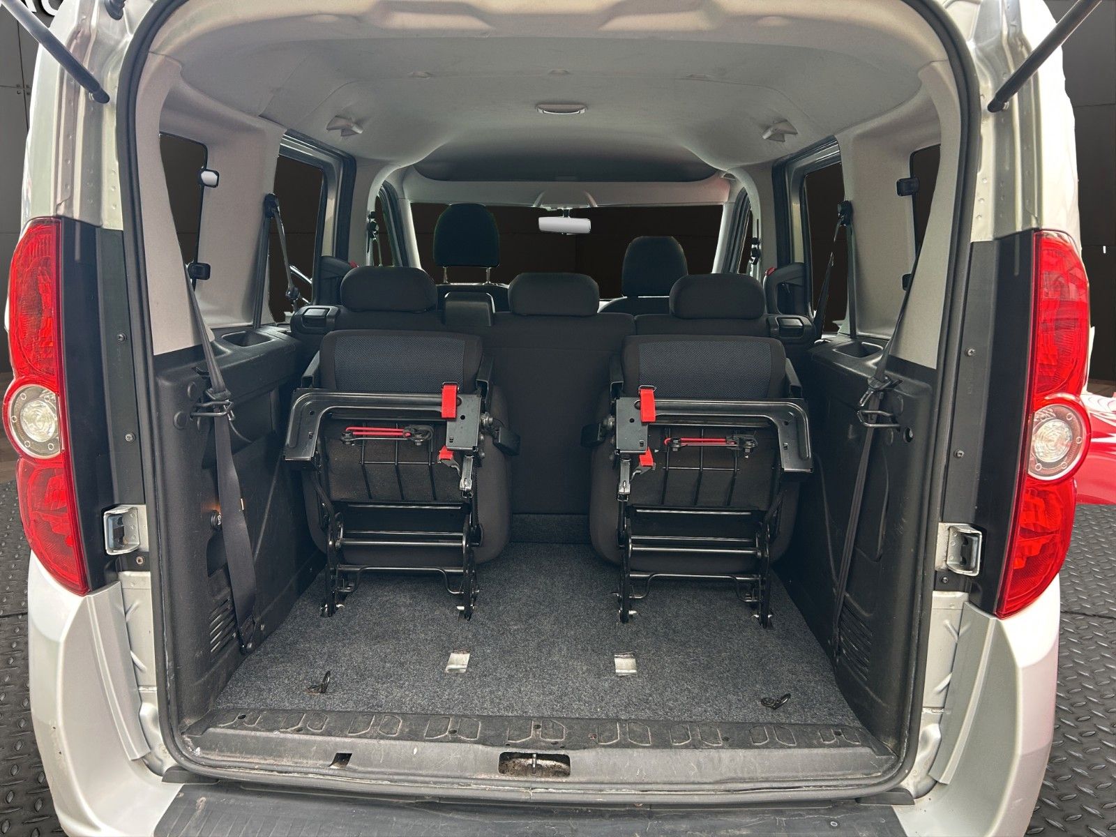 Fahrzeugabbildung Opel Combo D Edition L1H1/Inspektion Neu/ 1.Hand !!/