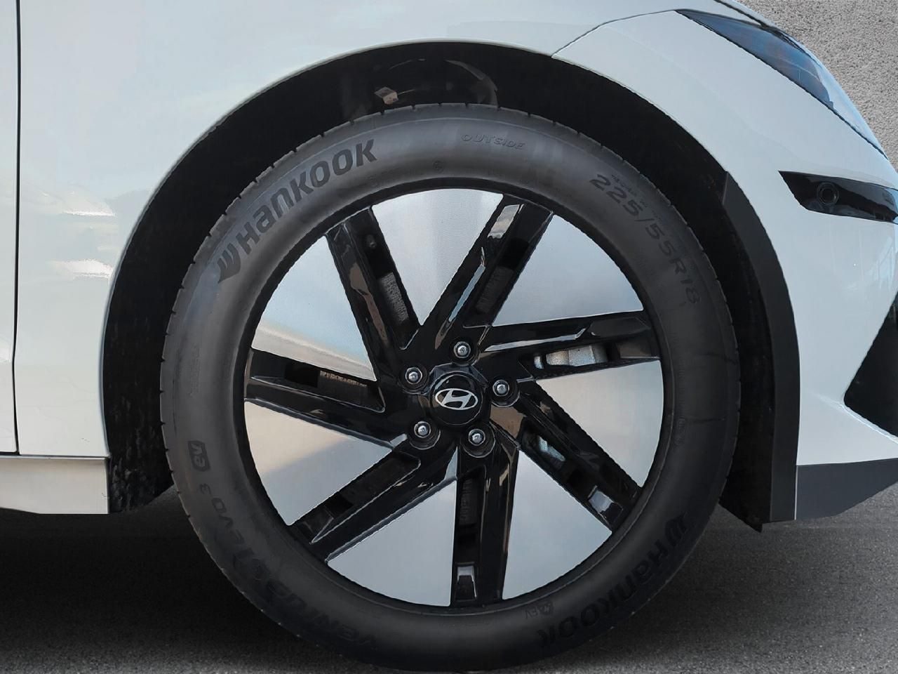 Fahrzeugabbildung Hyundai Ioniq 6 Uniq Elektro