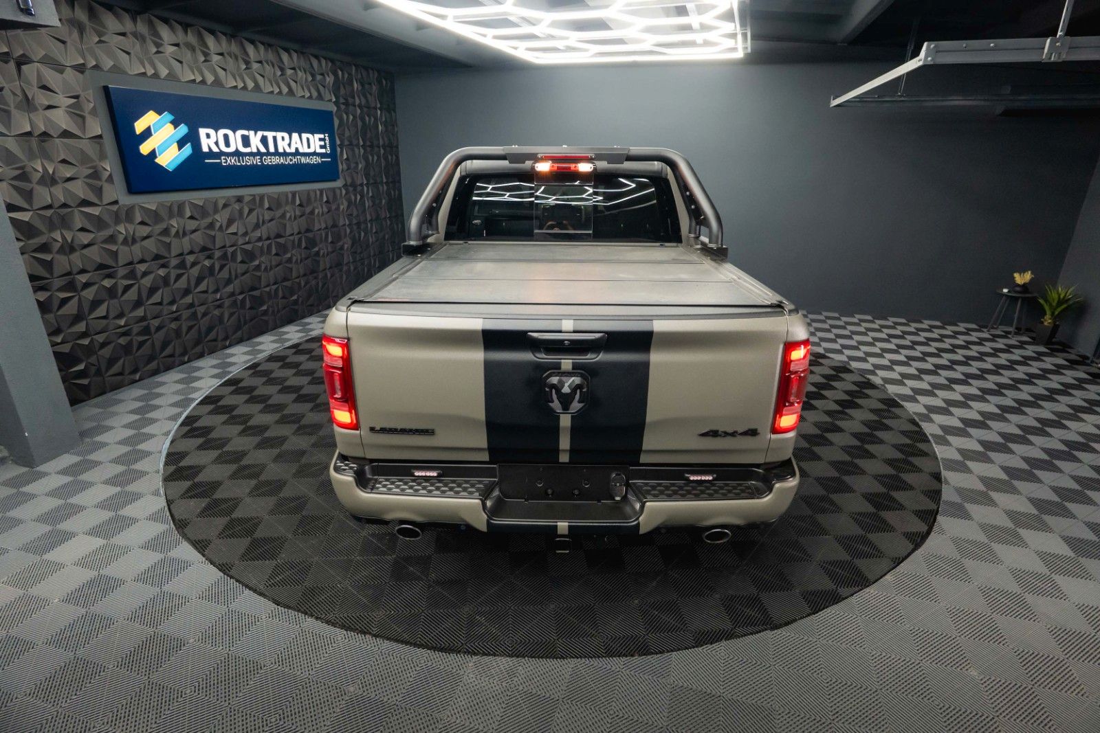 Fahrzeugabbildung Dodge RAM 5.7 V8 HEMI 4x4 OFFROAD Night LARAMIE RAPTOR