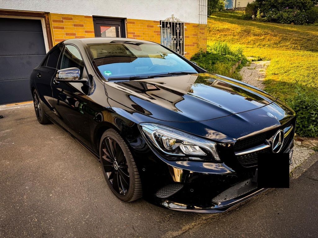 Image of Mercedes-Benz CLA 200