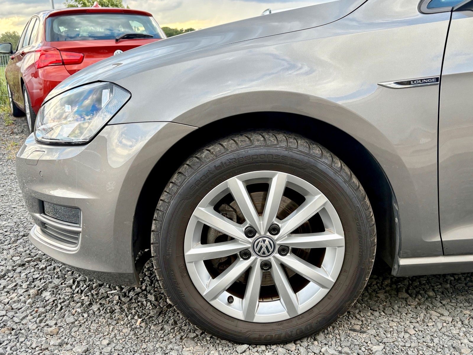 Fahrzeugabbildung Volkswagen Golf VII 1.2 TSI Variant Lounge 1.HAND SCHECKHEF