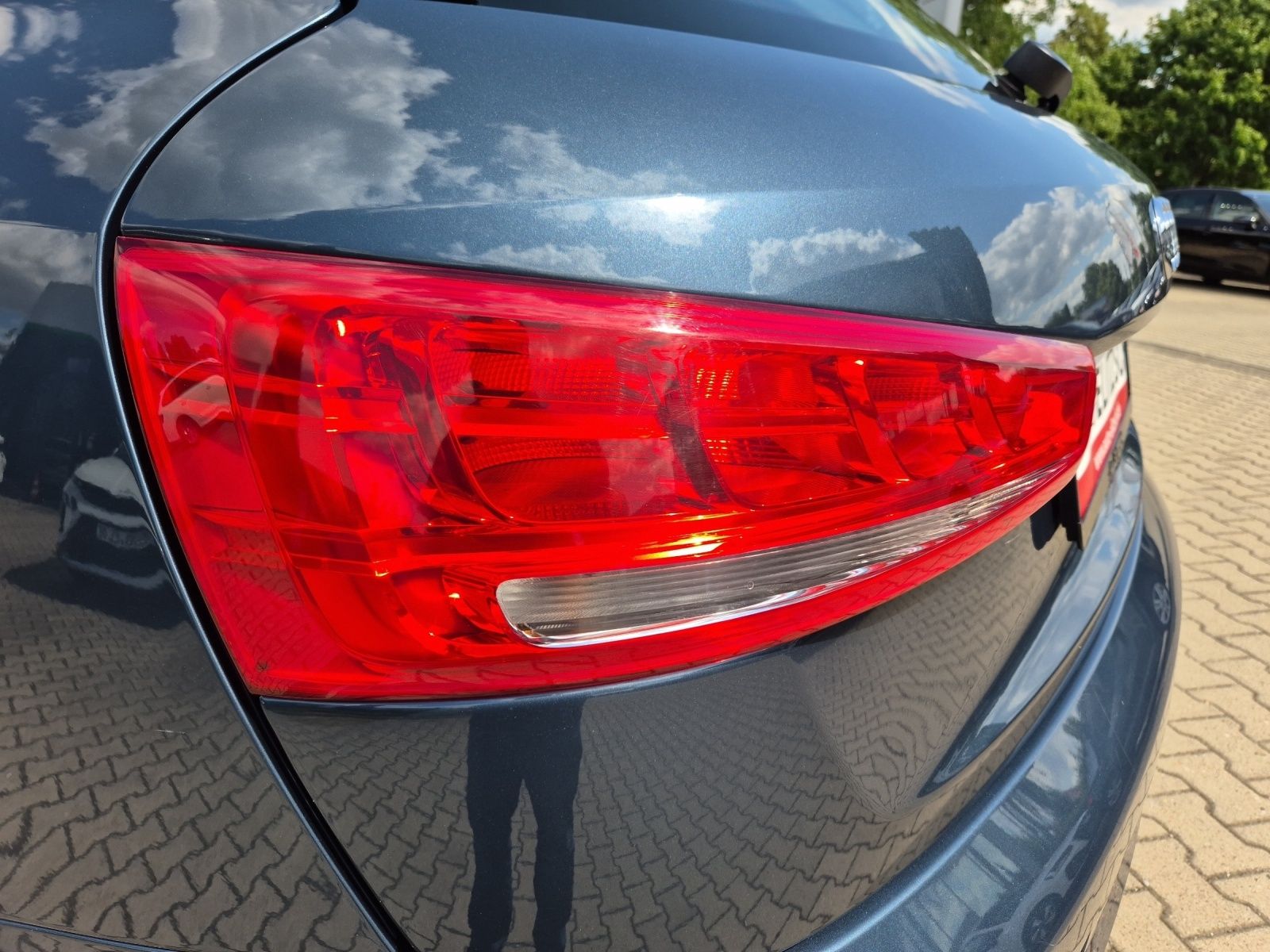Fahrzeugabbildung Audi Q3 1.4 TFSI Sport AZV, Navi, Xenon