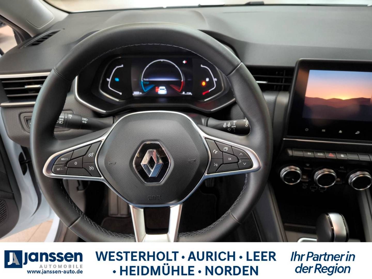 Fahrzeugabbildung Renault CLIO INTENS E-TECH 140