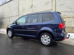 VW Touran Highline 2.0TDI 140PS 7Sitze Pano