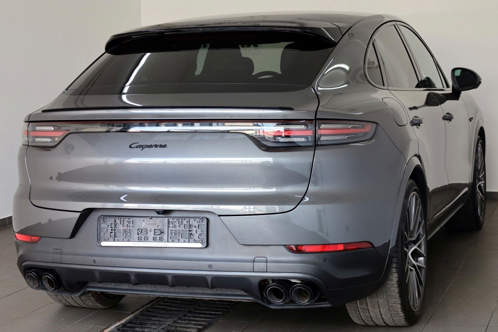 Fahrzeugabbildung Porsche Cayenne Coupe E-Hybrid,Sport-Chrono,Sitzlüft,AHK