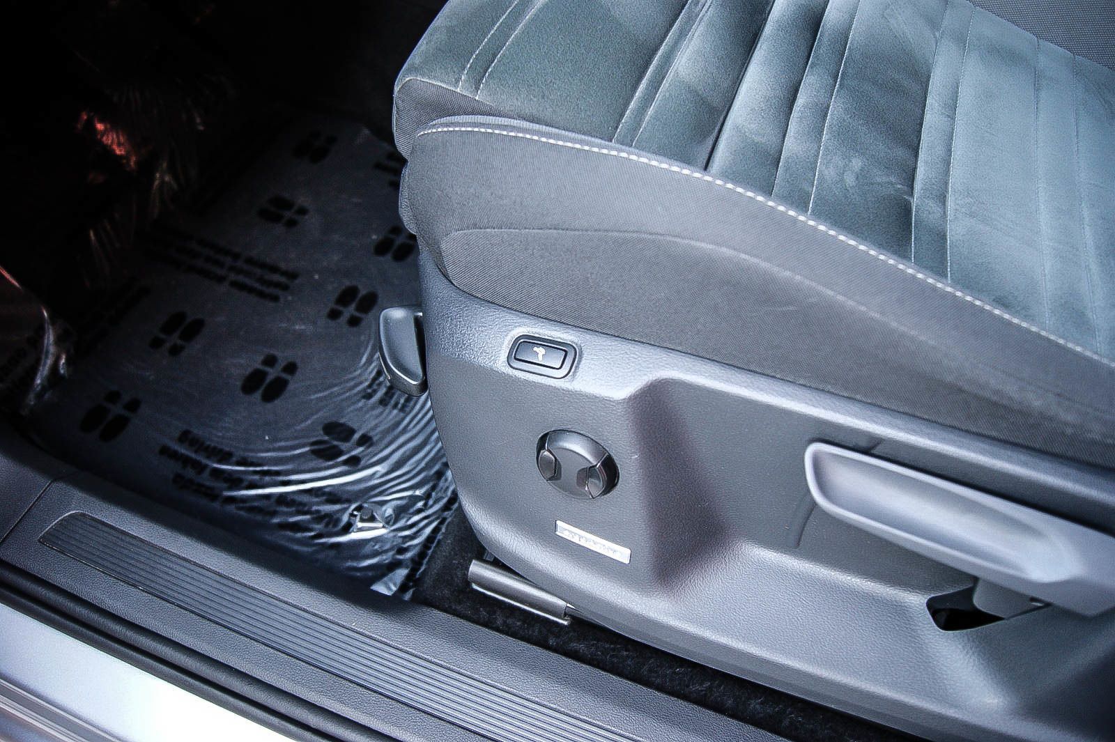 Fahrzeugabbildung Volkswagen Touran 15TSI Comfort DSG 7-SITZER VIRTUAL ANHZV