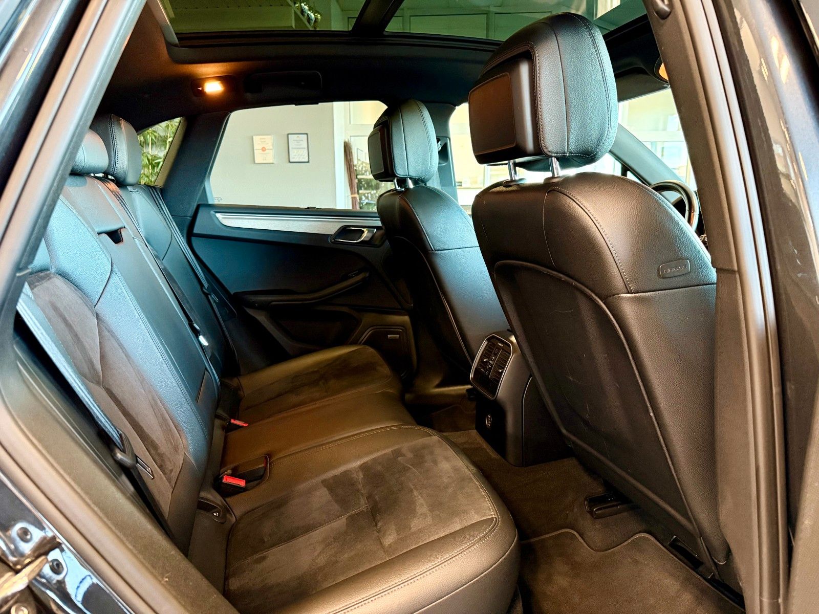 Fahrzeugabbildung Porsche Macan S Panorama, BOSE, DAB, Sportabgasanlage