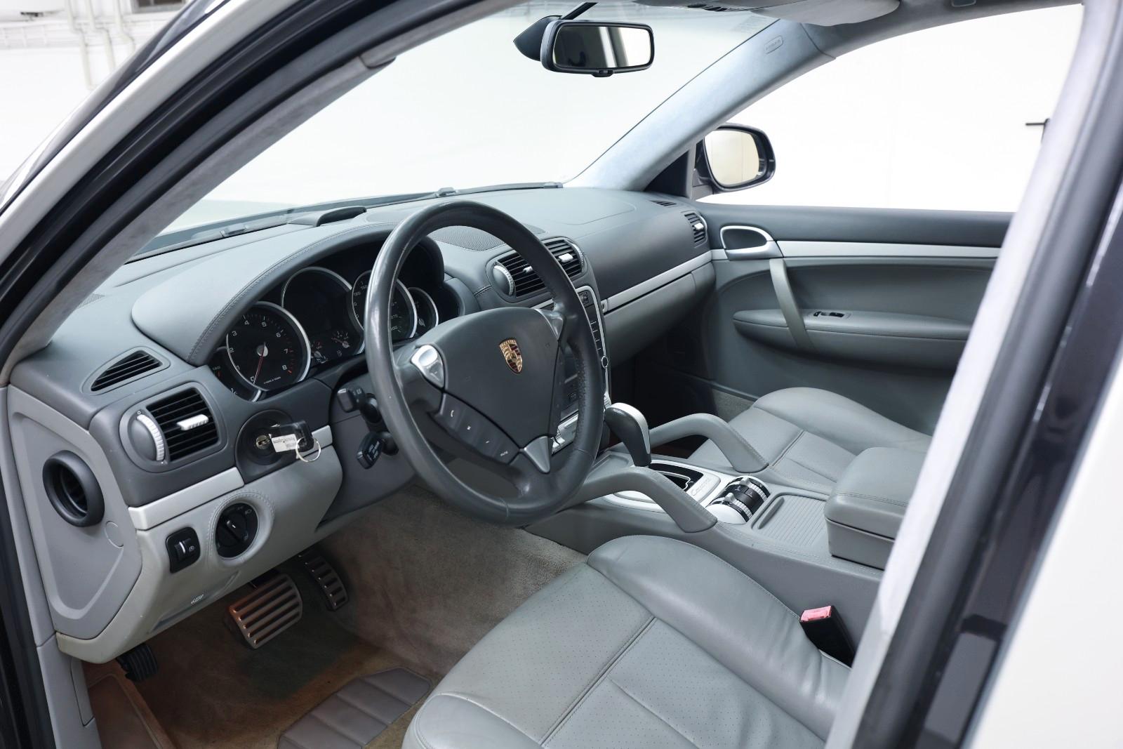 PORSCHE CAYENNE TURBO 4.5 V8 500CH - BVA - ATTELAGE - 135.600 KMS