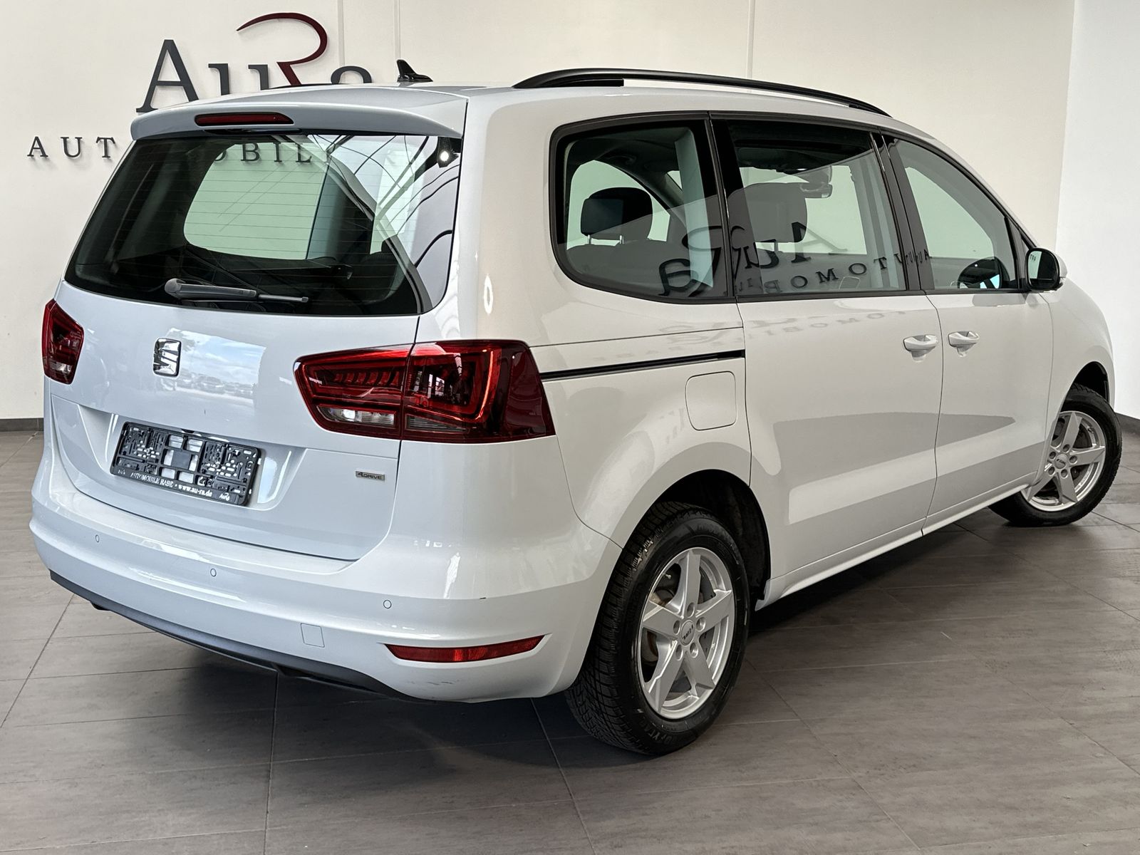 Fahrzeugabbildung SEAT Alhambra 2.0 TDI 4D Style NAV+XEN+AHK+ACC+PANO