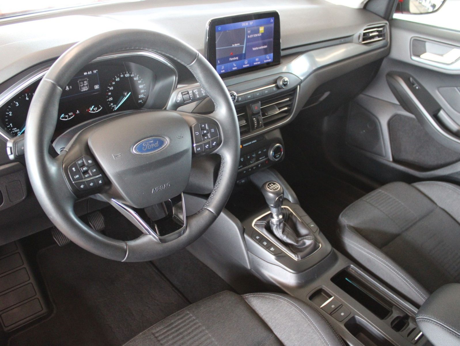 Fahrzeugabbildung Ford Focus Active Turnier LED NAVI WinterPaket uvm.