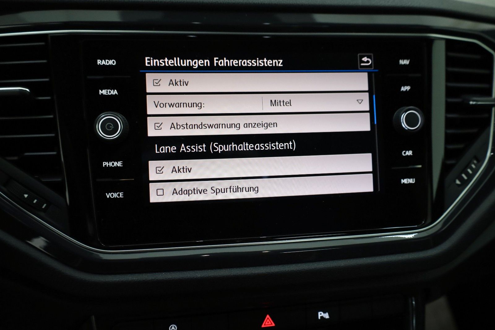 Fahrzeugabbildung Volkswagen T-Roc Sport 4M Navi,ACC,Kamera,Carplay,AHK,SR+WR
