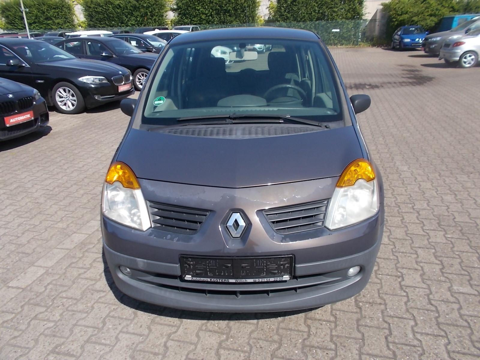 Renault Modus 2006 — rear view