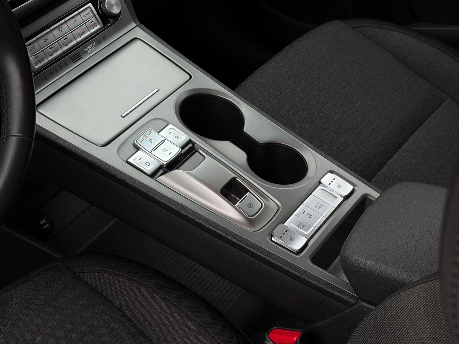 Fahrzeugabbildung Hyundai KONA Select Elektro CarPlay Kamera SHZ LHZ DAB+