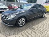 Mercedes-Benz E 250 EKlasse Coupe E250 BlueEffi*Garantie*8xRei - Mercedes-Benz E 250: Coupé
