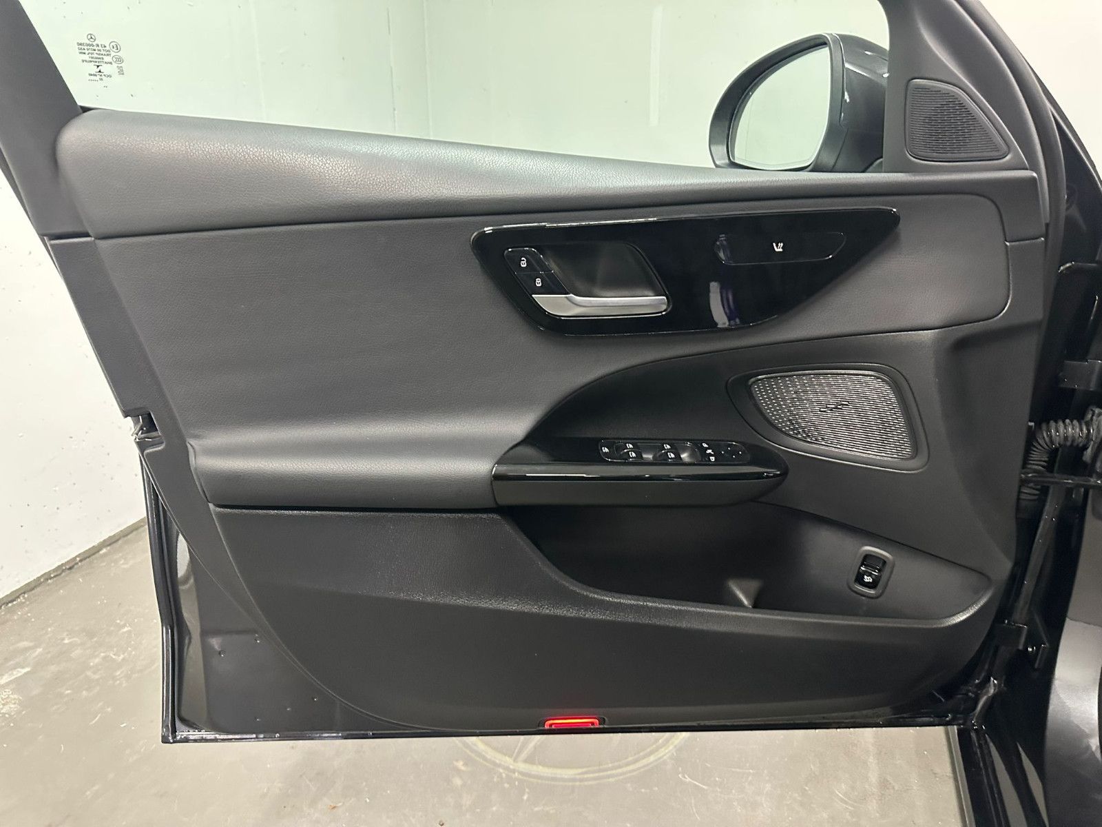Fahrzeugabbildung Mercedes-Benz C 200 d Autom. AAVANTGARDE*AHK*KAMERA*