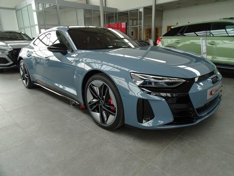 Audi e-tron GT 350 quattro / Audi exclusive