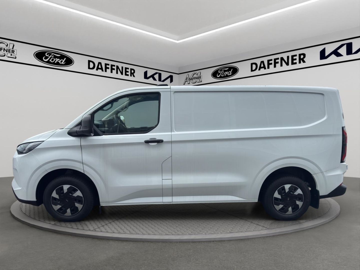 Fahrzeugabbildung Ford Transit Custom Kasten E 320 L1 Trend RWD Navi LE
