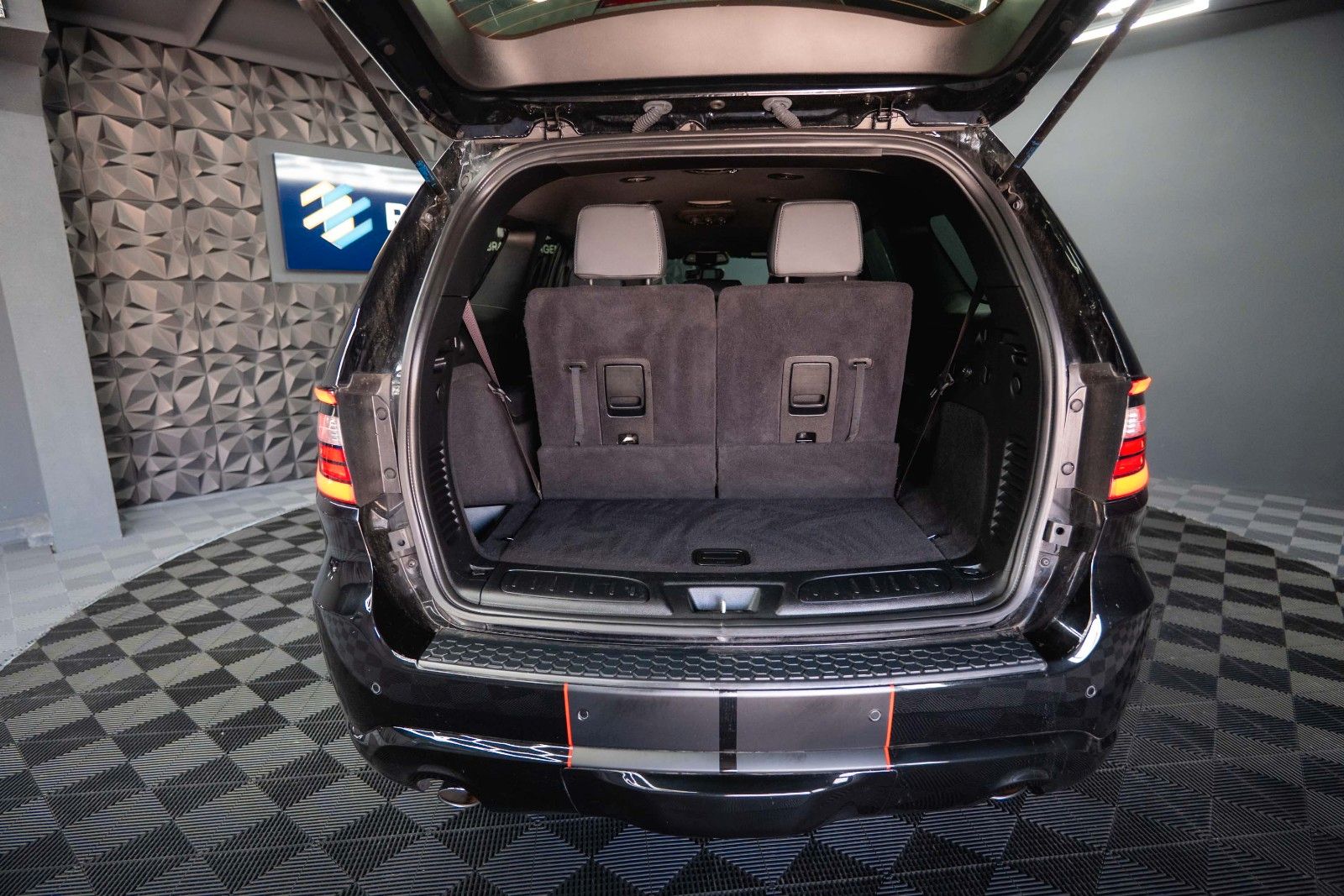 Fahrzeugabbildung Dodge Durango 3.6 V6 GT 4x4 SRT-Style Night Modell 22