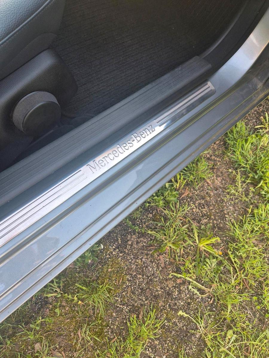 Mercedes-Benz C220 2011 — photo 8