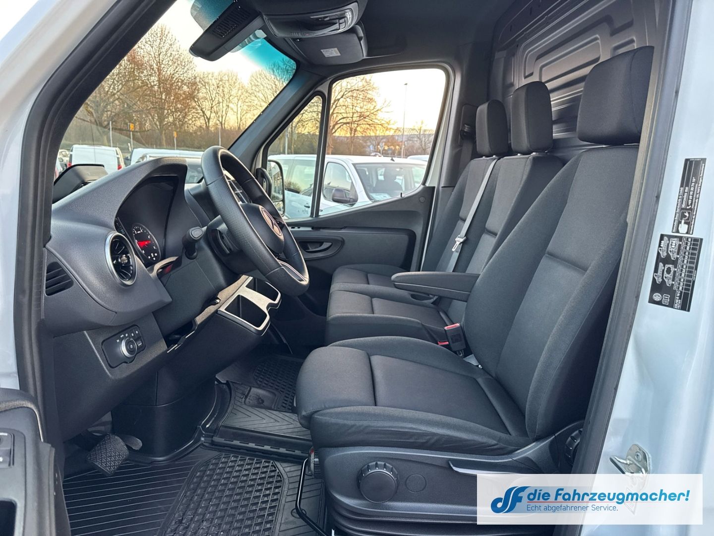 Fahrzeugabbildung Mercedes-Benz Sprinter III Kasten RWD AWD 317 CDI PRO L2 Nav