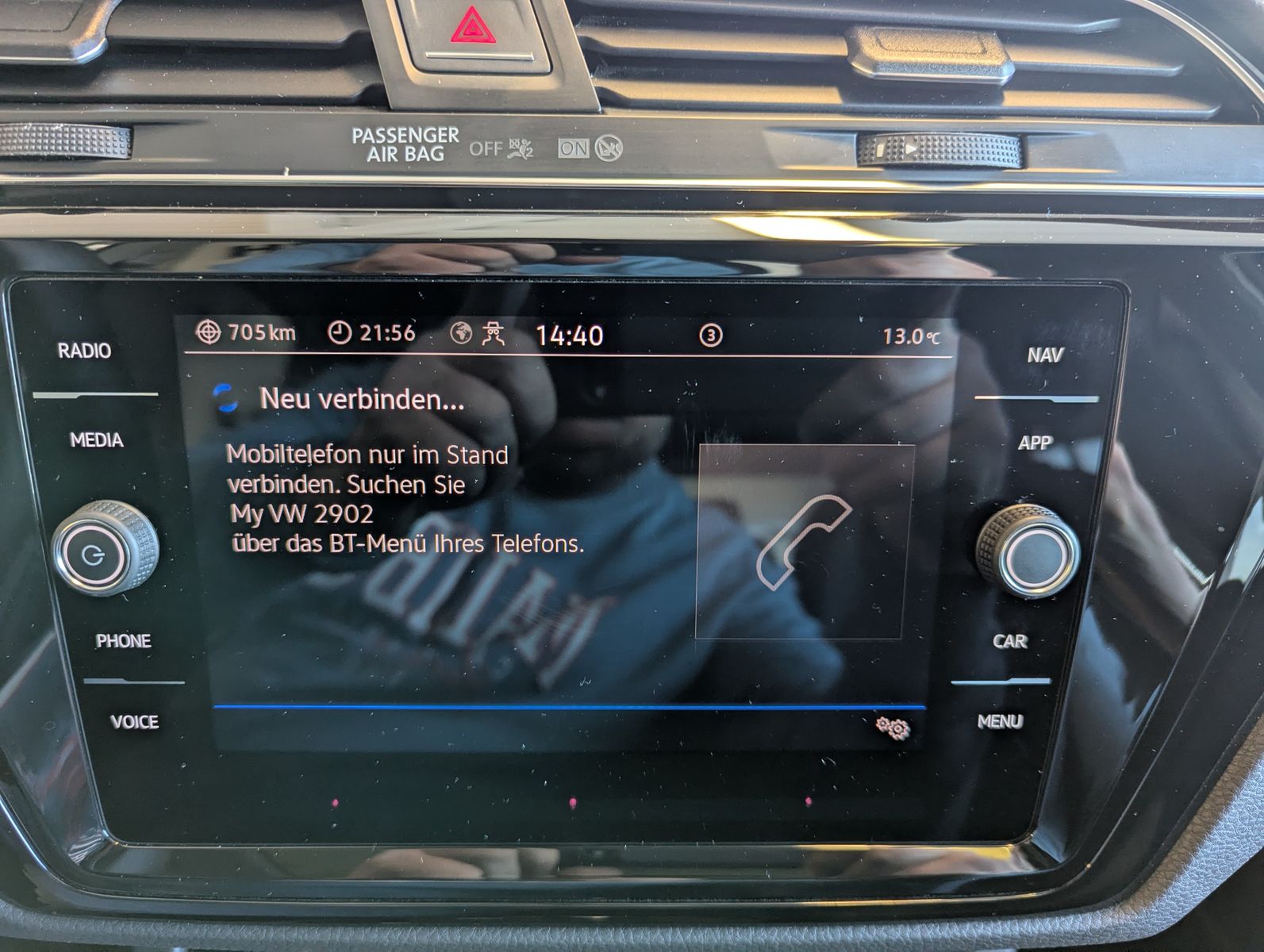 VW Touran 2.0 DSG R-Line High. Pano 7-Si IQ.Dri AHK - Image 43