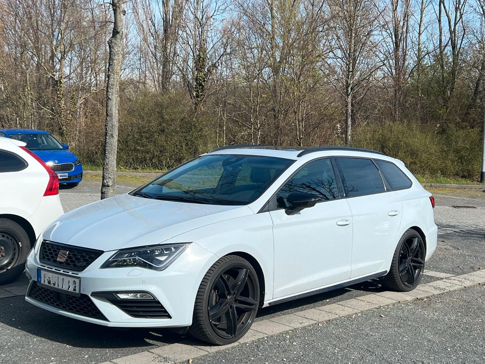 Seat Leon ST Cupra 300 4Drive Panorama+DAB+VirtCP+ACC