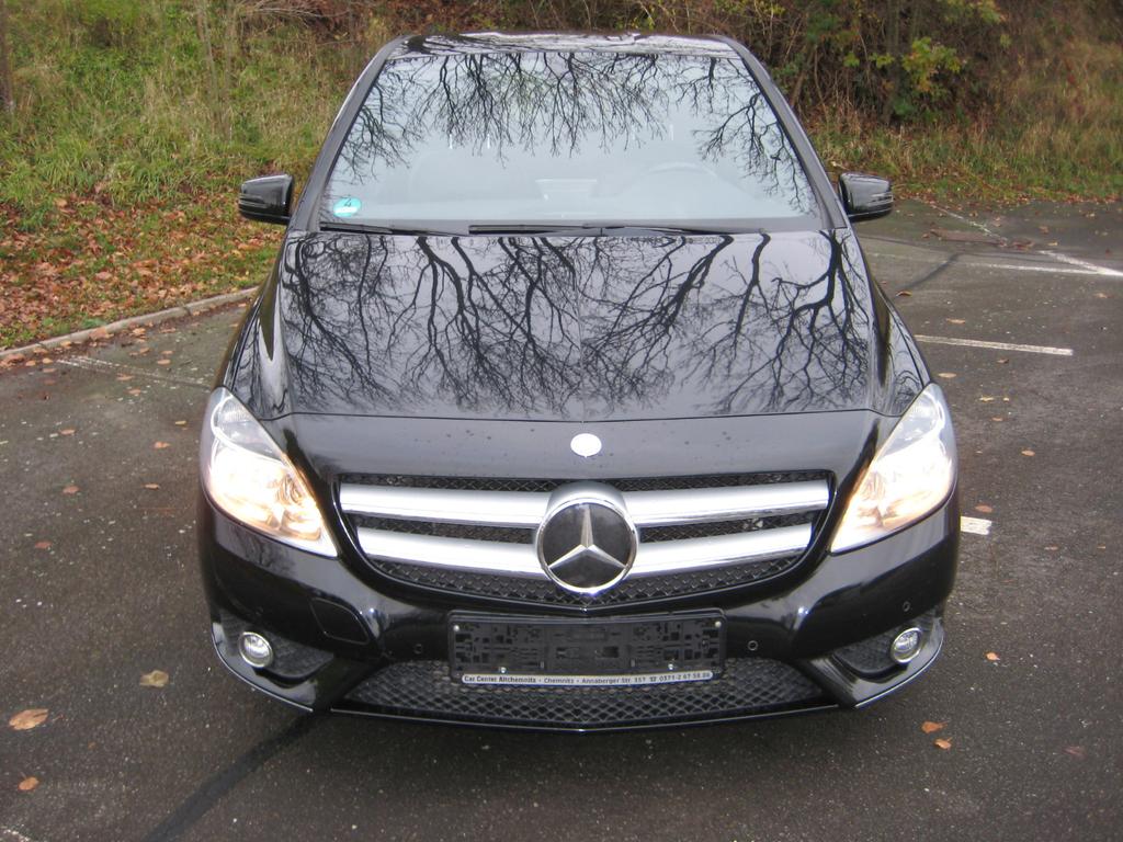 Mercedes-Benz B 180