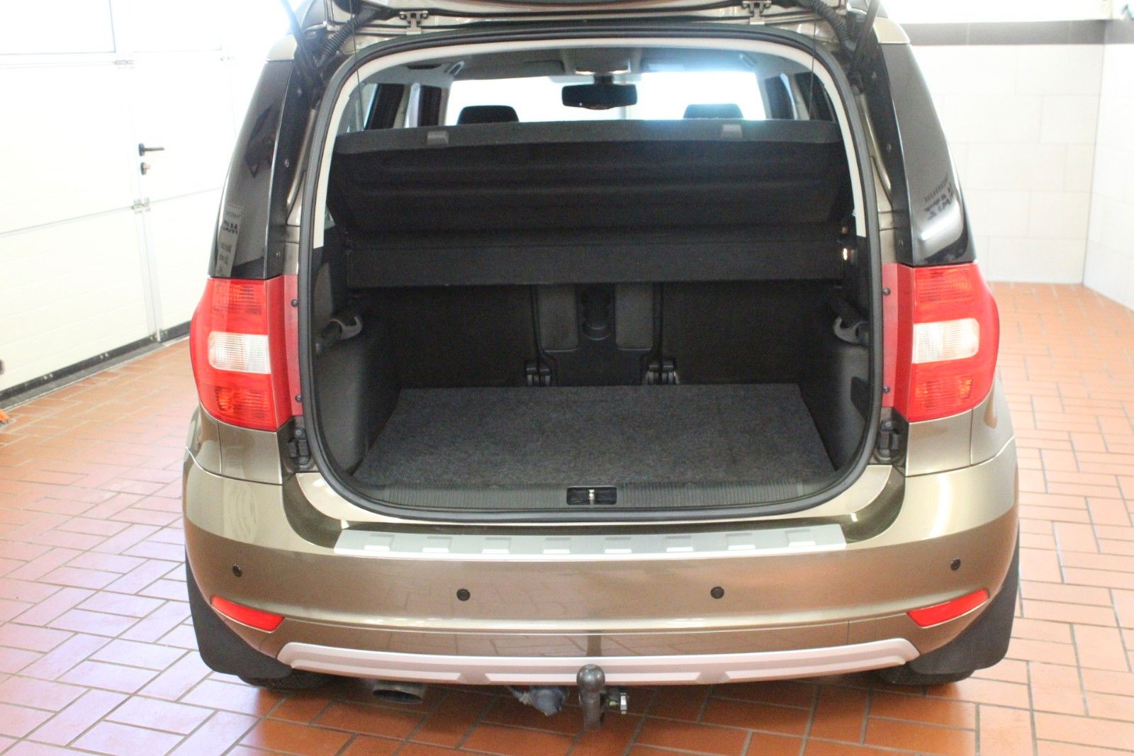 Fahrzeugabbildung SKODA Yeti 1.2 TSI Ambition AHK *Winterräder