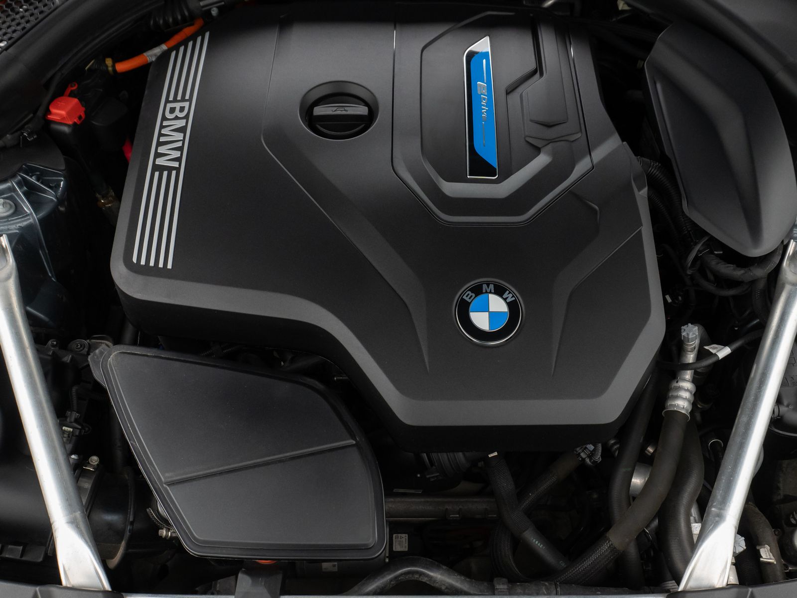 Fahrzeugabbildung BMW 530e xD M Sport Panorama 360°DAB HiFi AHK Alarm