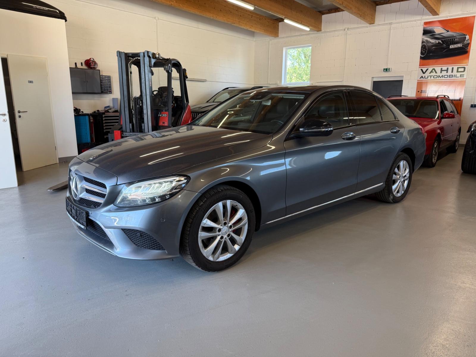 Mercedes-Benz C 200 d Avantgarde/Led/Leder/Kamera/Ambiente/AHK
