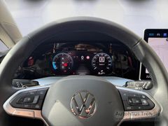 VW Golf VIII Bluetooth Navi LED Klima Einparkhilfe
