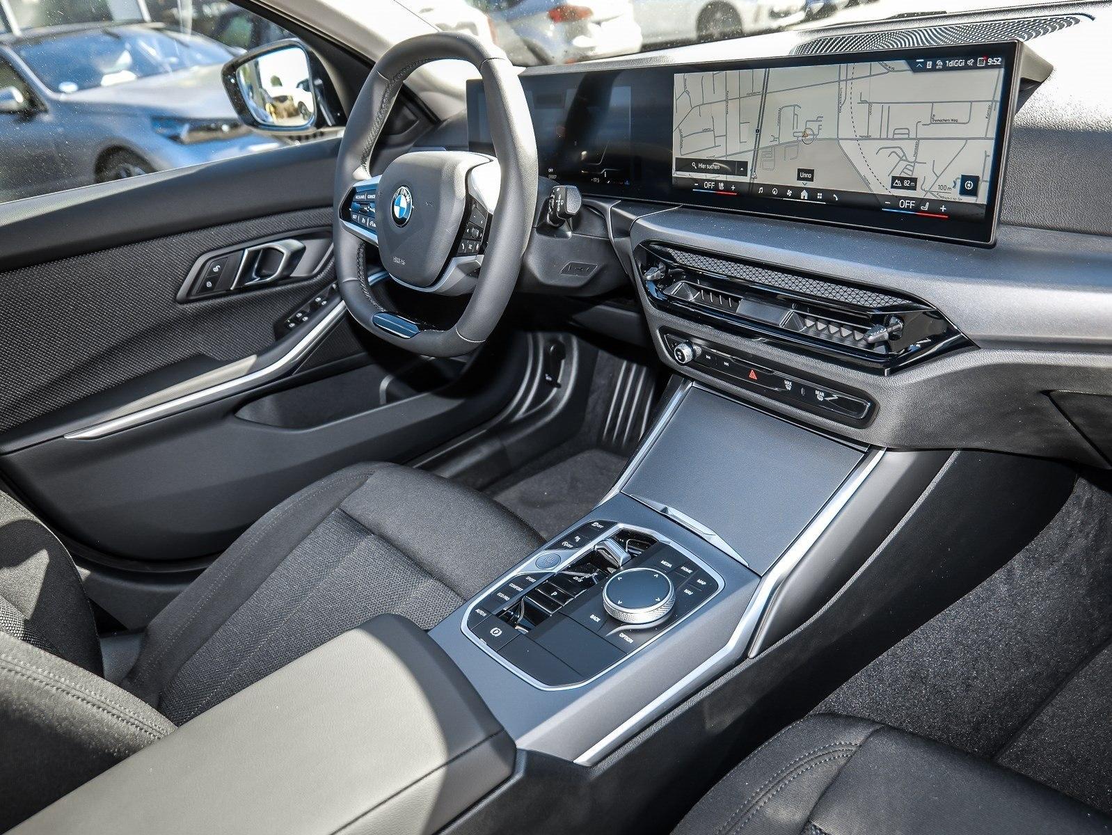 BMW 318i Touring NAVI+HIFI+AHK+ALARM+KZG+LHZ+RFK+LED