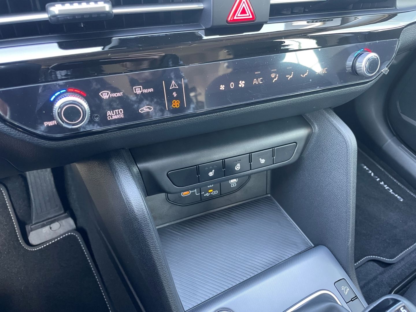 Fahrzeugabbildung Kia Sportage Vision PDC v&h SpurhaltAss Verkehrszeic