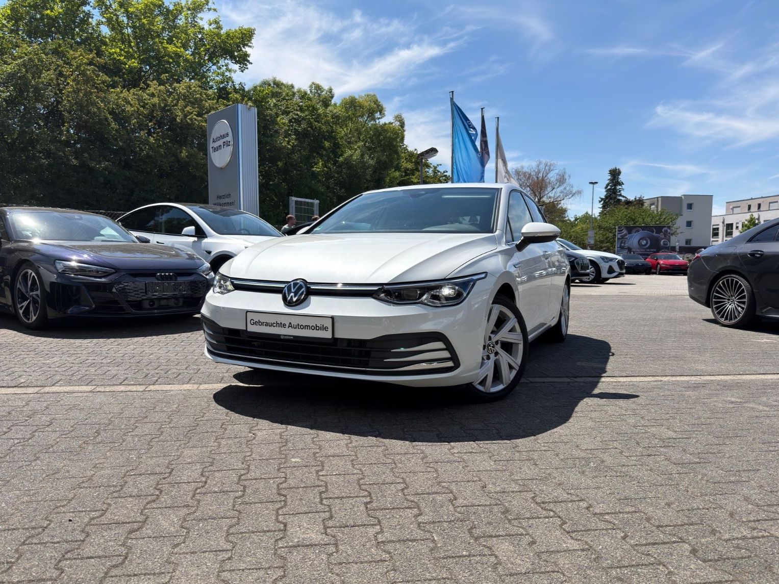 Volkswagen Golf VIII Lim. Style / Massage / IQ. Light /