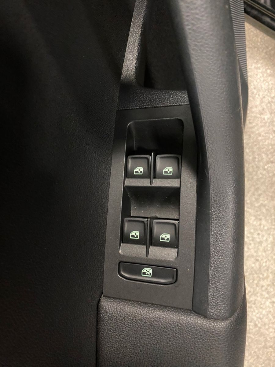 Fahrzeugabbildung SKODA Octavia 1.4 TSI Ambition Combi+NAVI+TEMPOMAT+SHZ