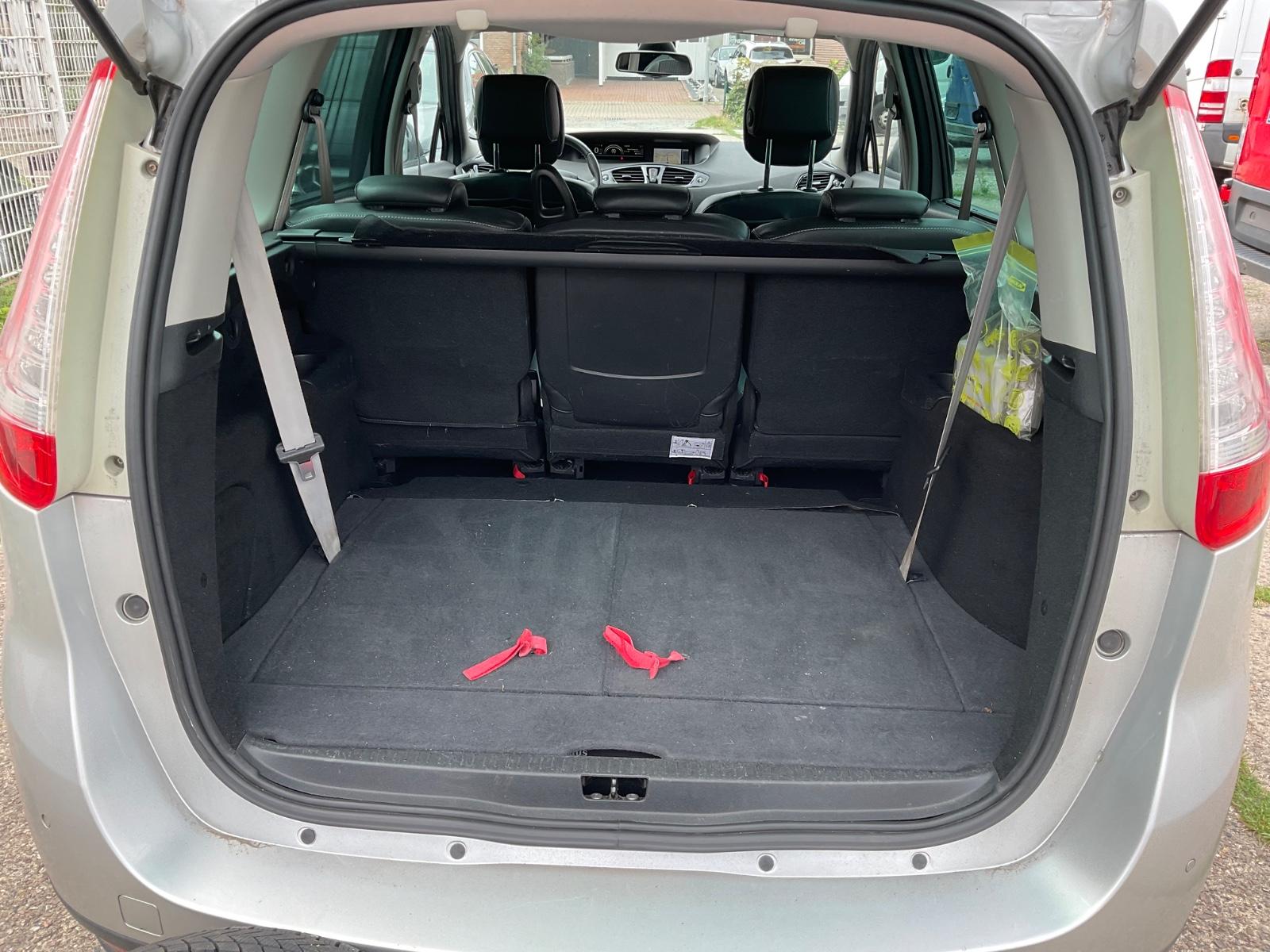 Renault Scenic 2013 — photo 19