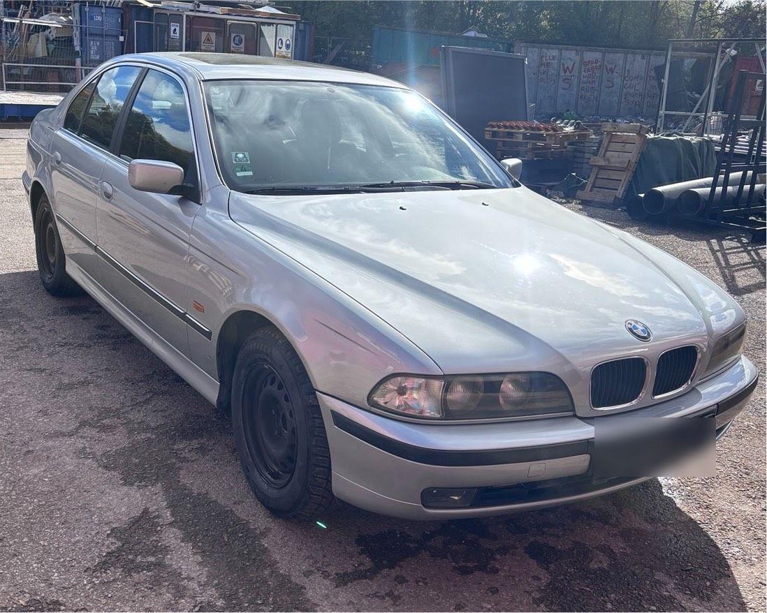 BMW 523