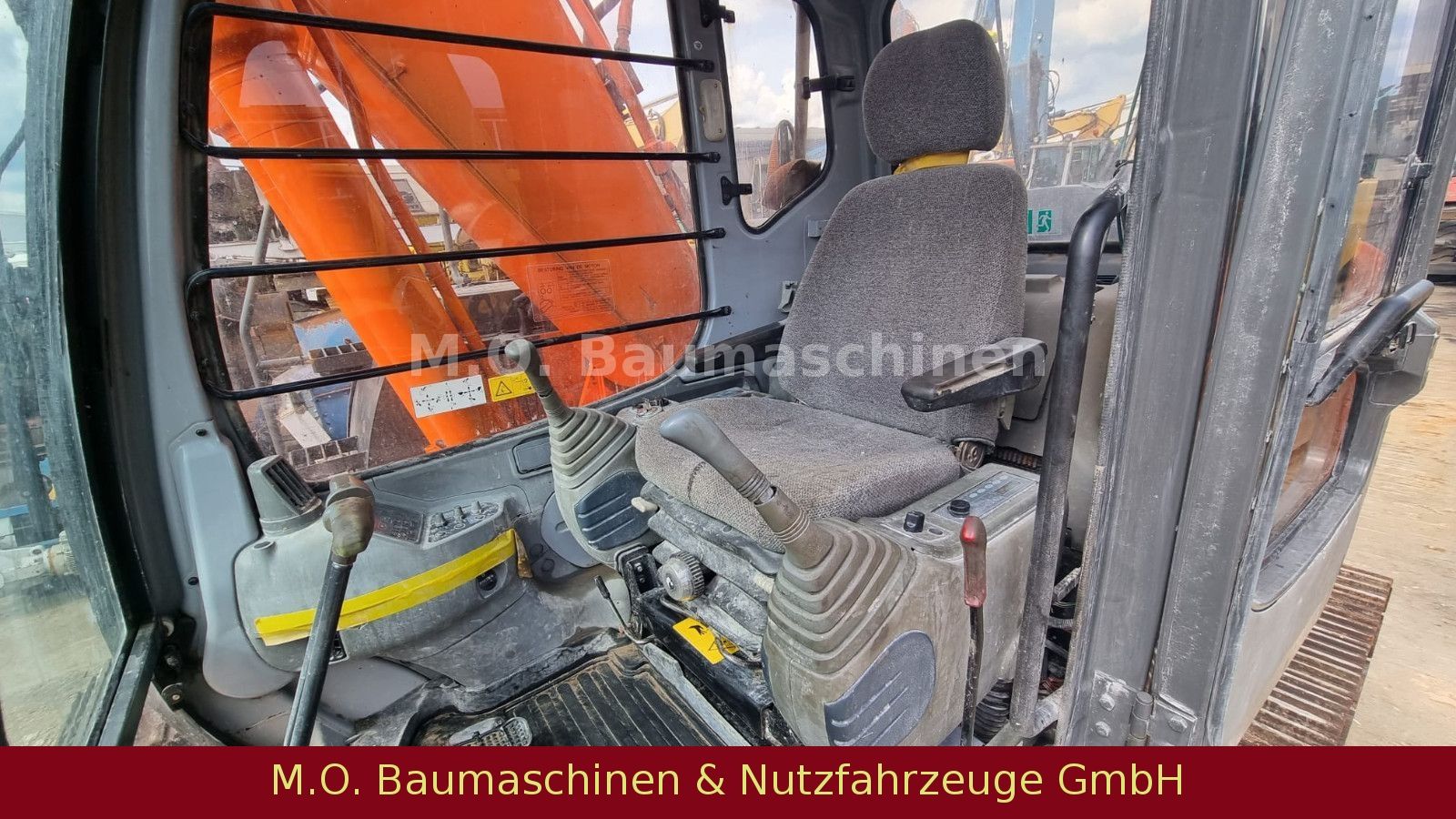 Fahrzeugabbildung Hitachi EX 225 USRLC / AC / SW / Hammerleitung