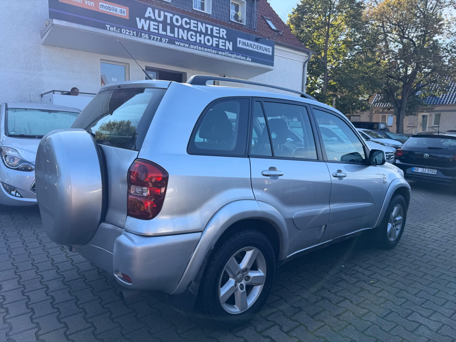 TOYOTA RAV4 - 2.0 D-4D  4X4 - 116 CV - BVM - VOLANT CUIR