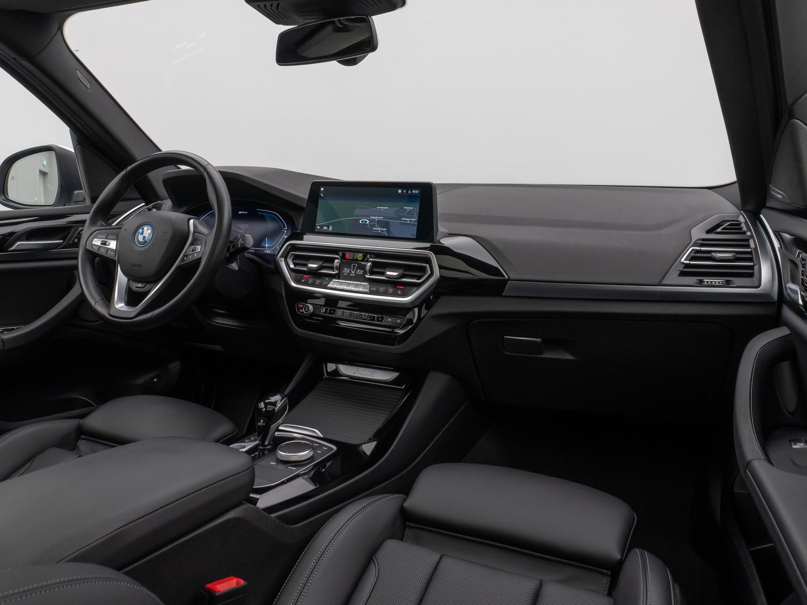 Fahrzeugabbildung BMW X3 xD30e  Panorama Kamera HUD DAB H/K AHK Sport