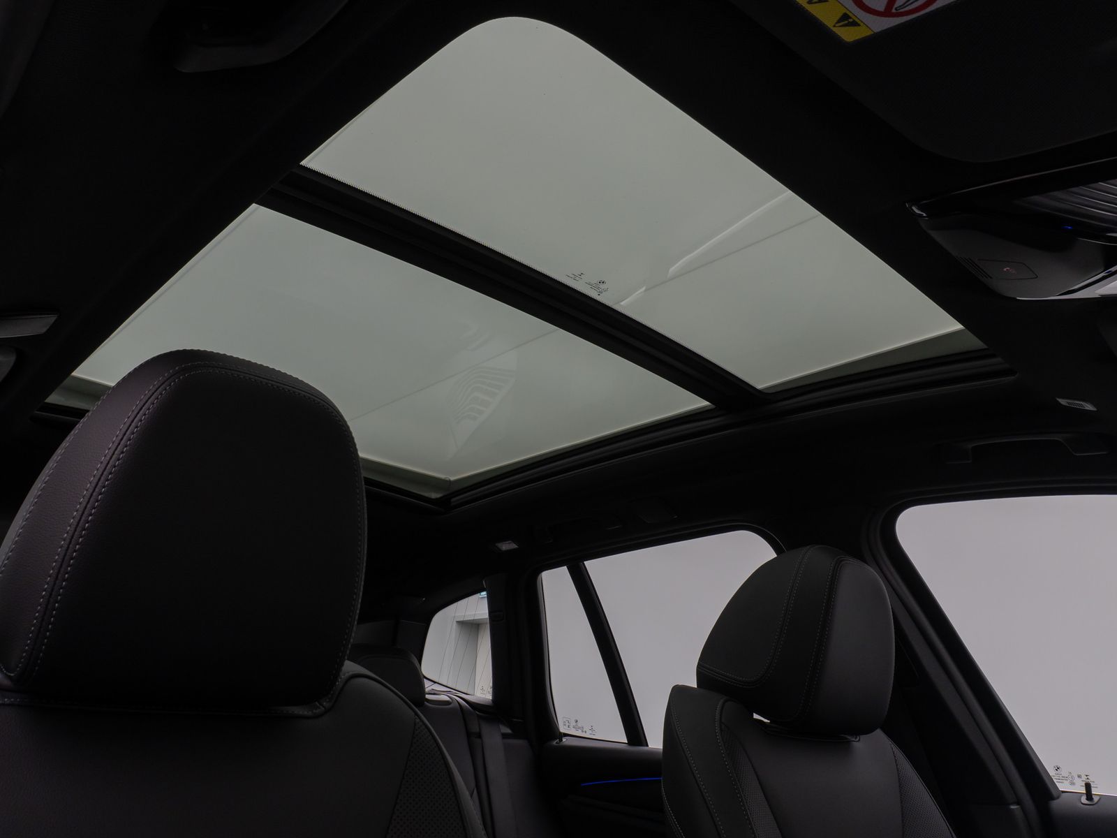 Fahrzeugabbildung BMW X3 xD20i M Sport Panorama Kamera HiFi DAB 19Zoll