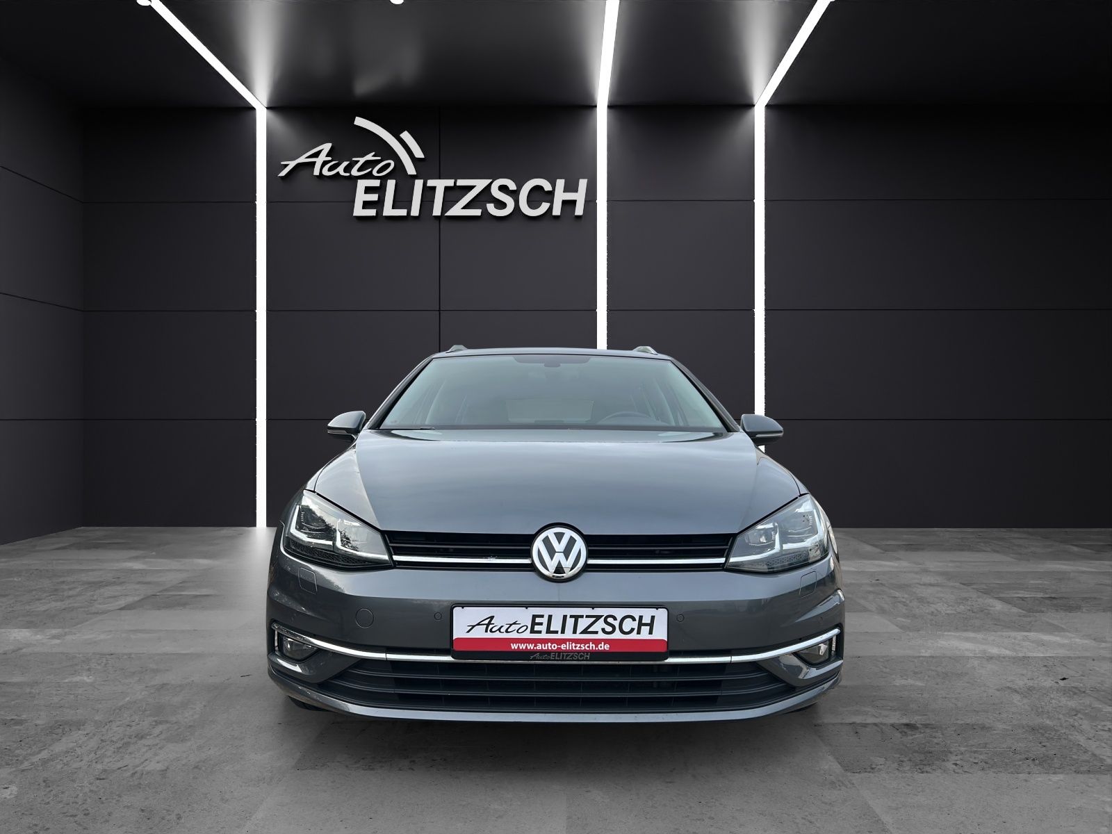 Fahrzeugabbildung Volkswagen Golf VII Variant Highline TSI DSG LED ACC SH Mas