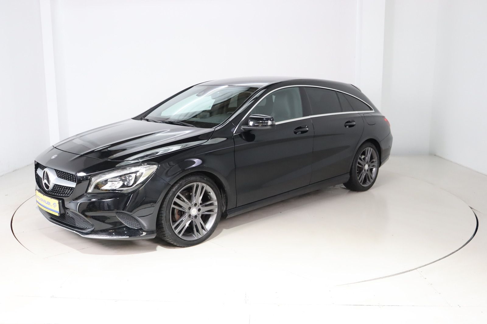 Fahrzeugabbildung Mercedes-Benz CLA 220 CDI Shooting Brake 4Matic